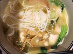 -刀小蛮半只鸡过桥米线(家乐福四元桥店)