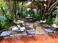 -La Villa French Restaurant