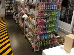 -名创优品(万达广场河东店)