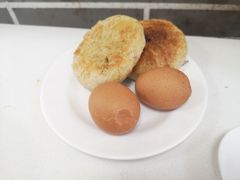 麻酱烧饼-老磁器口豆汁店(天坛店)