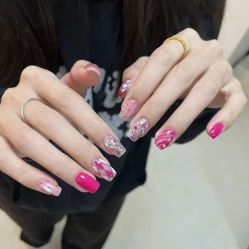 -桃色美甲沙龙