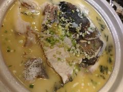 -帅巴人舅母子腊蹄民俗村