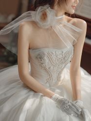 -艾米丽婚纱礼服