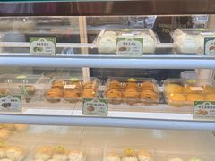 -白玉兰食品甜凤店(合生汇店)