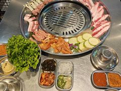 -哈哈碳都·牛肋条无限自助烤肉(台江万达店)