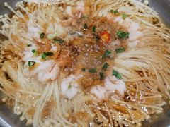 蒜蓉金针菇焖基围虾-胡师傅三下锅(汽车站店)