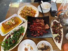 -隔壁老王·家常云南菜(花巷店)