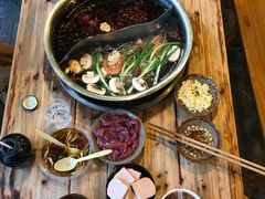 -岗上渣渣老火锅(两路口店)