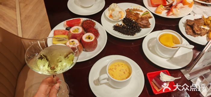 荣誉国际酒店-云顶旋转餐厅图片