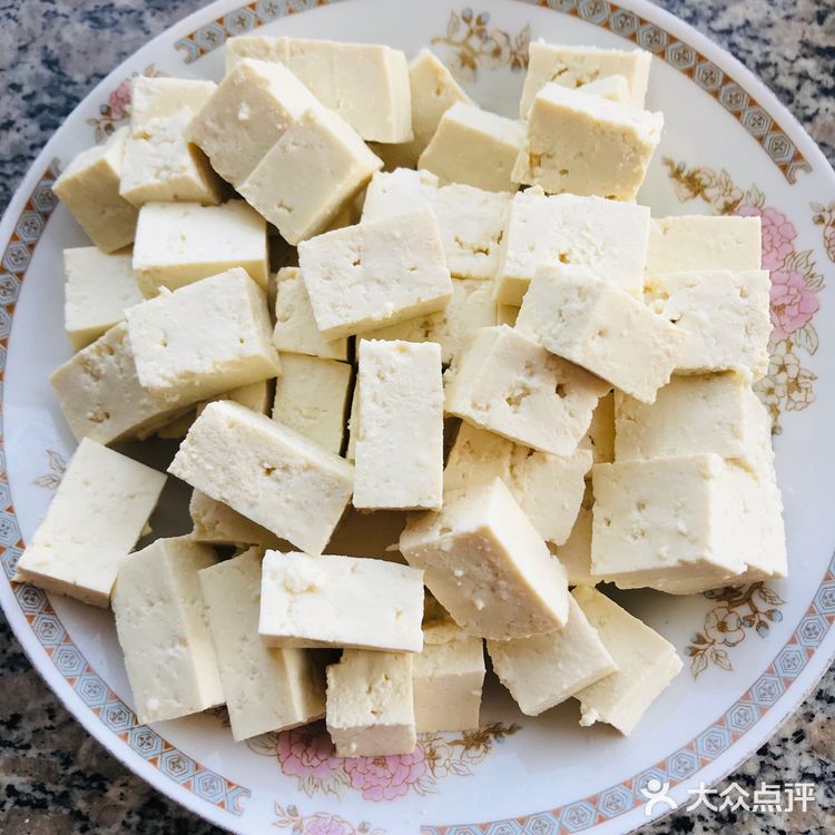 鲜美的梭鱼炖豆腐