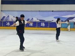 -正佳冰河湾真冰滑冰场