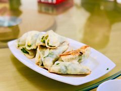 韭菜鸡蛋锅贴-王家大院美食村