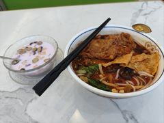 -弘束束柳州深巷螺蛳粉(珠江路店)