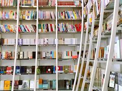 -钟书阁(松江泰晤士小镇店)