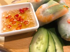 越南传统生包鲜虾春卷-来龙里 精致 东南亚餐室(万象城店)