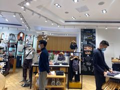 -lululemon(上海浦东IFC店)