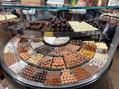 -Laderach 莱德拉(上海环贸iapm店)