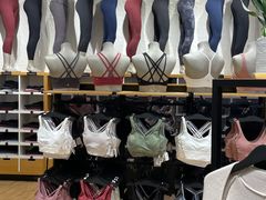 -lululemon(上海浦东IFC店)