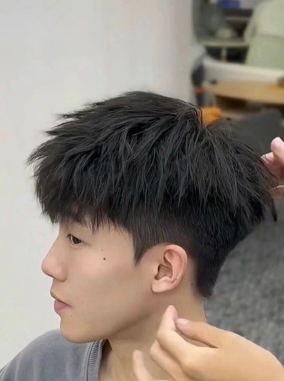 男孩子的个性发型