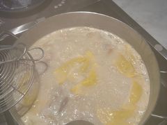 -尚尚仙·酸汤猪手·猪肚鸡火锅(华联万柳购物中心店)