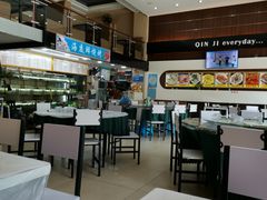 -覃记海鲜美食餐厅