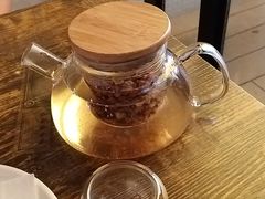 -layback cafe & bar