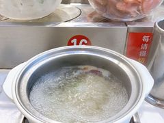 -百品聚旋转火锅(万德庄店)