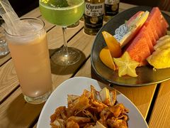 -FOUR PLAY BAR