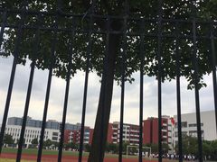 -上海师范大学附属中学(三林校区)