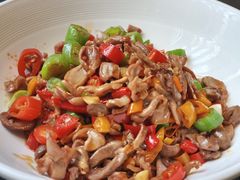 -鱼鲜饭香·招牌汽锅剁椒鱼头王