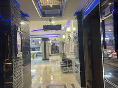 -蓝尊量贩(黄河路店)