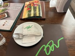 -Chom Cafe and Restaurant