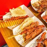 铁板烧鸡肉串我炫不停[流泪]