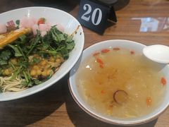 -兵哥豌豆面(雅颂居店)