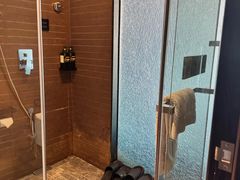 -粤塔X趣影电竞酒店(天河广场车陂地铁站店)