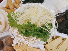 -鸡遇虾煲干锅火锅(小寨金莎店)
