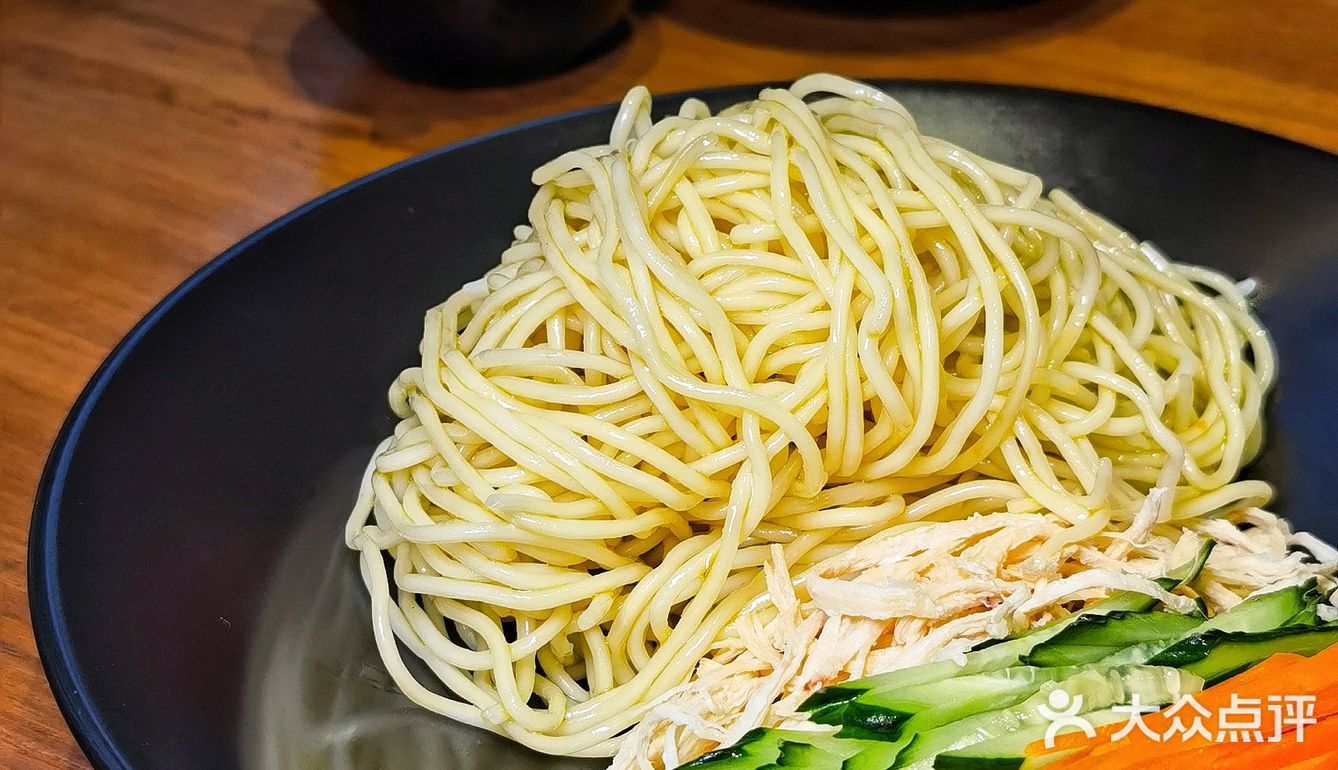 鼓楼边上儿的观景小酒馆，地道川菜那叫一个香！