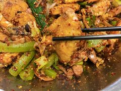 鸡翅中-嘎嘎鸭下巴·爆辣干锅(女人街店)