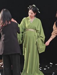 -十月日记高端孕妈妈摄影(黄金大厦店)