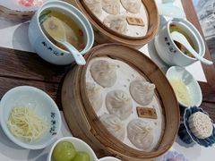 纯蟹黄蟹黄拼盘小笼包-裕兴记•蟹黄面馆(人民广场店)