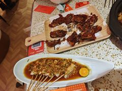 -小董哥烤串·爆汁大油边(故宫店)