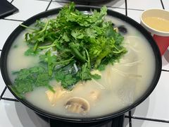 -肥汁米蘭香港米线(长宁来福士店)