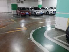 -金融街购物中心停车场