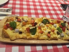 菠萝披萨-1886德国汽车餐厅(外滩十六铺码头店)