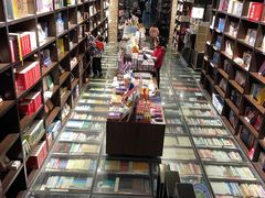 -钟书阁(松江泰晤士小镇店)