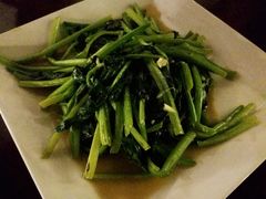 蒜泥菠菜-芽庄MP泰式海鲜海景餐厅