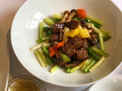 沙姜野菌爆炒M9和牛-宝丽轩中餐厅BAOLIXUAN