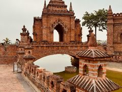 -一寨两国风景区