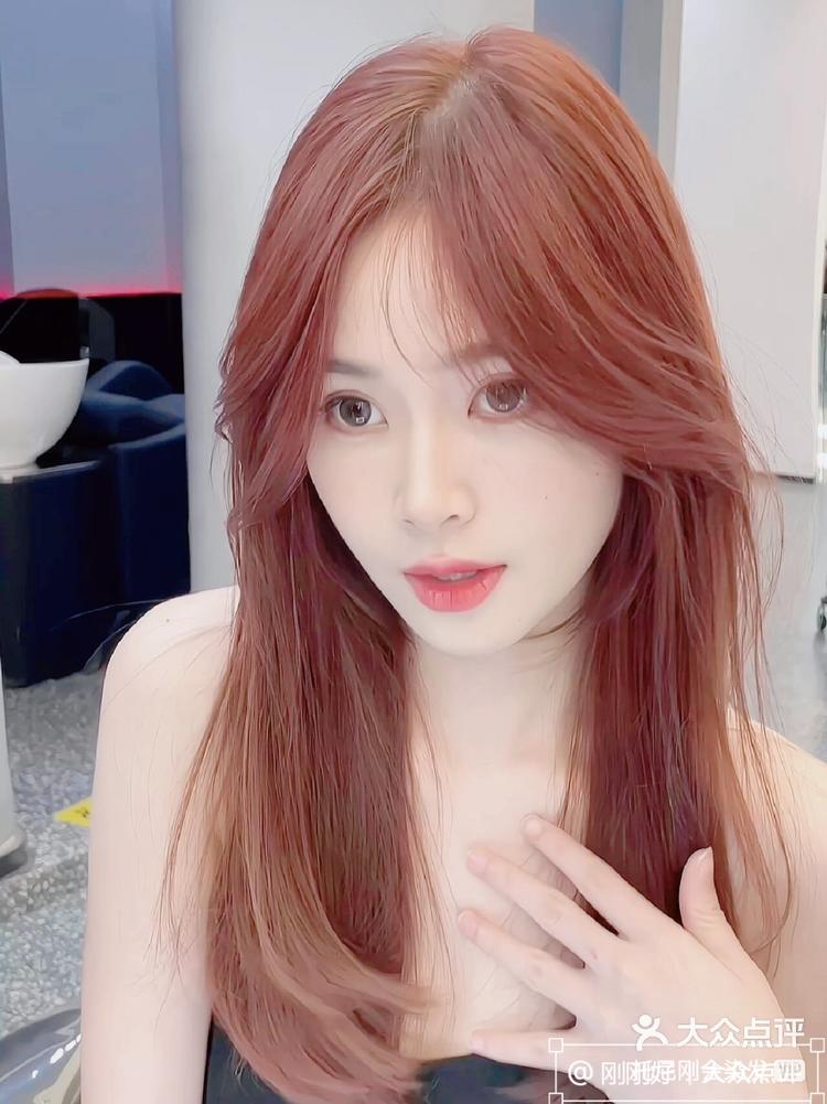 八字刘海适合的脸型方型