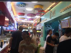 等位区-澳门街美食城(世界城光谷步行街店)